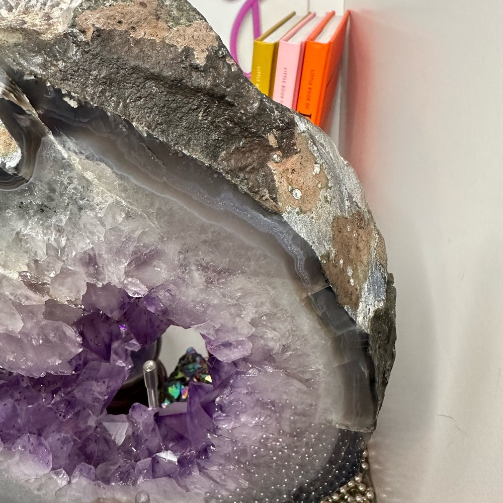 Amethyst Large Point Portal w/Custom Stand- AMYPTLSTAND-001 - Picture 5 of 11